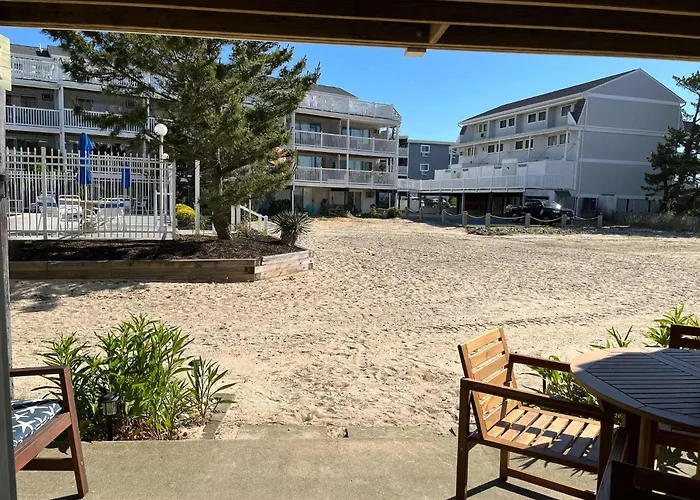Beachwalk 20 Steps To The Outdoor Pool Ocean City